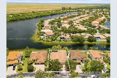 12307 NW 49th St, Coral Springs, FL 33076 - Photo 2