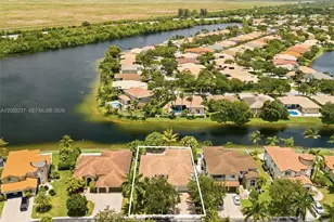 12307 NW 49th St, Coral Springs, FL 33076 - Photo 2