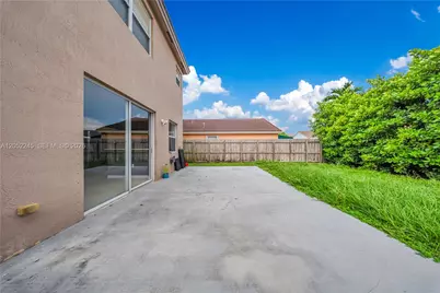 2019 SE 13th St, Homestead, FL 33035 - Photo 38