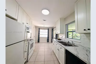 888 SW 62nd Ave, North Lauderdale, FL 33068 - Photo 2