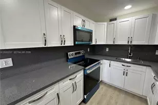 13255 SW 7th Ct, Pembroke Pines, FL 33027 - Photo 42