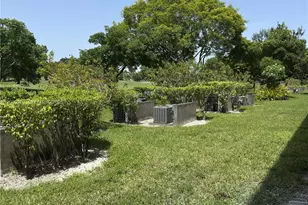13255 SW 7th Ct, Pembroke Pines, FL 33027 - Photo 36