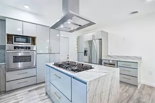 7810 Beach View Dr, North Bay Village, FL 33141 - Photo 12