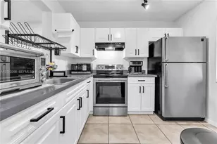 8720 N Sherman Cir, Miramar, FL 33025 - Photo 4