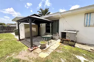8220 NW 15th St, Pembroke Pines, FL 33024 - Photo 8