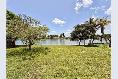 8220 NW 15th St, Pembroke Pines, FL 33024 - Photo 1