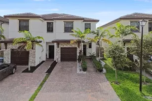 25545 SW 109th Ave, Homestead, FL 33032 - Photo 2