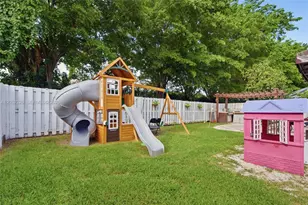 15799 NW 4th St, Pembroke Pines, FL 33028 - Photo 32