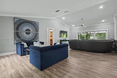 5085 NW 96th Way, Coral Springs, FL 33076 - Photo 8