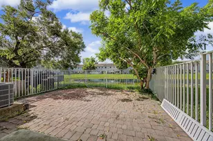 1668 SE 30th St, Homestead, FL 33035 - Photo 14