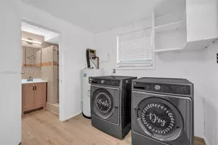 5096 SW 28th Terrace, Fort Lauderdale, FL 33312 - Photo 10