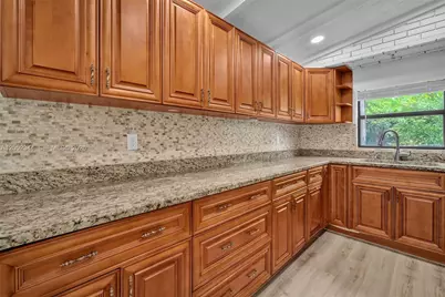 5096 SW 28th Ter #0, Fort Lauderdale, FL 33312 - Photo 8