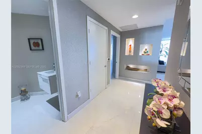 17111 Biscayne Blvd #1705, North Miami Beach, FL 33160 - Photo 18