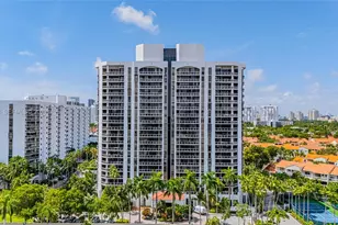 3598 Yacht Club Dr, Aventura, FL 33180 - Photo 52