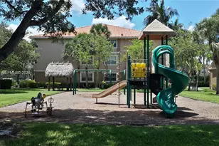 215 SW 117th Terrace, Pembroke Pines, FL 33025 - Photo 16