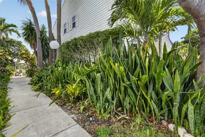 2561 NE 15th St, Pompano Beach, FL 33062 - Photo 32