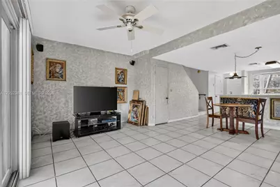 2561 NE 15th St, Pompano Beach, FL 33062 - Photo 18