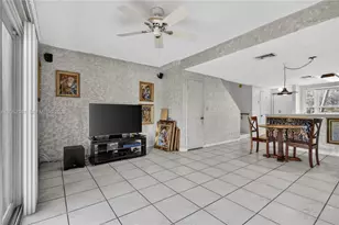 2561 NE 15th St, Pompano Beach, FL 33062 - Photo 18