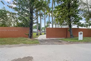 35220 SW 213th Ave, Homestead, FL 33034 - Photo 2