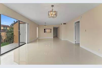 430 Commodore Dr #310, Plantation, FL 33325 - Photo 12