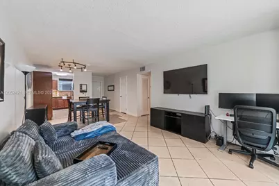 1400 Tallwood Ave #107, Hollywood, FL 33021 - Photo 2