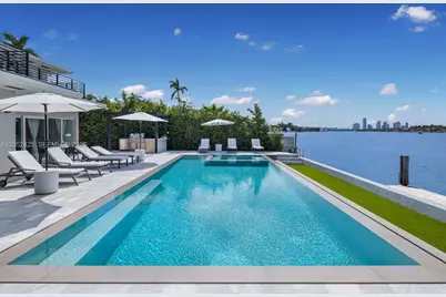 1300 S Venetian Way, Miami, FL 33139 - Photo 12