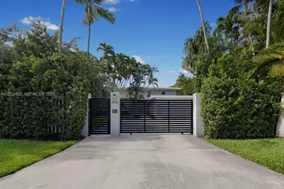 1300 S Venetian Way, Miami, FL 33139 - Photo 24