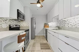 211 S Ocean Dr, Hollywood, FL 33019 - Photo 2