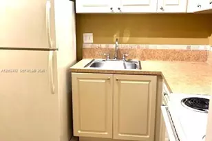 9477 SW 76th St, Miami, FL 33173 - Photo 10