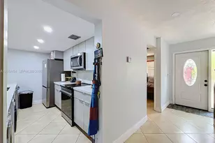 1110 W Fairway Rd, Pembroke Pines, FL 33026 - Photo 16
