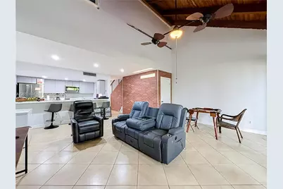 1110 W Fairway Rd, Pembroke Pines, FL 33026 - Photo 32