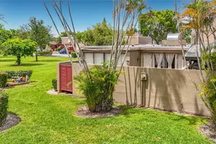 1110 W Fairway Rd, Pembroke Pines, FL 33026 - Photo 72