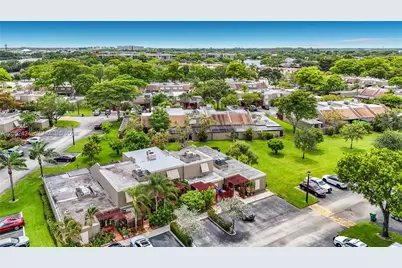 1110 W Fairway Rd, Pembroke Pines, FL 33026 - Photo 86