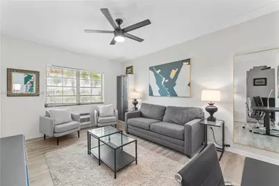 819 Meridian Ave #5, Miami Beach, FL 33139 - Photo 2