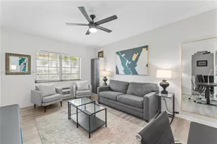 819 Meridian Ave, Miami Beach, FL 33139 - Photo 2