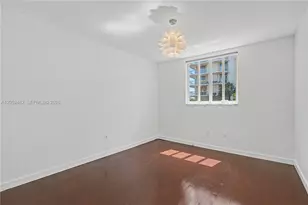8888 Collins Ave, Surfside, FL 33154 - Photo 20