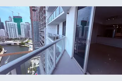 185 SW 7th St #2505, Miami, FL 33130 - Photo 12