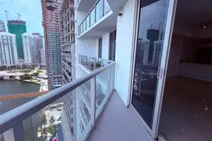 185 SW 7th St, Miami, FL 33130 - Photo 12