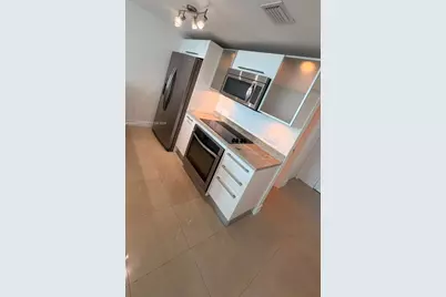 185 SW 7th St #2505, Miami, FL 33130 - Photo 2