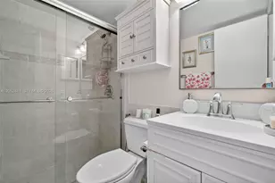 8851 Sunrise Lakes Blvd, Sunrise, FL 33322 - Photo 14