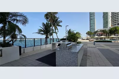 600 NE 36th St #1509, Miami, FL 33137 - Photo 18