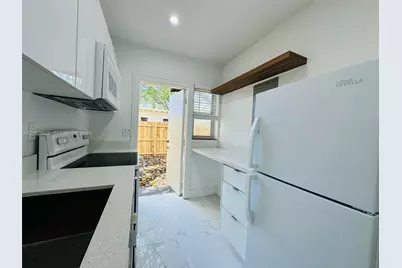 407 SE 14th Ct #1, Fort Lauderdale, FL 33316 - Photo 2