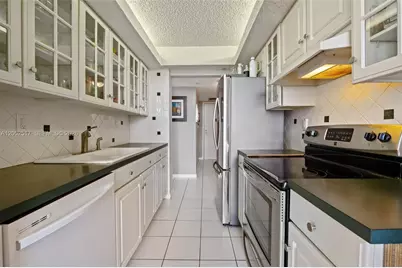 2555 Collins Ave #1002, Miami Beach, FL 33140 - Photo 48