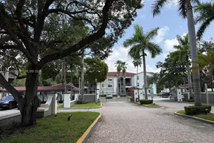 6861 SW 44th St, Miami, FL 33155 - Photo 2