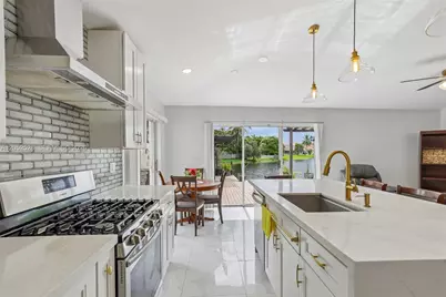 13412 NW 6th Dr, Plantation, FL 33325 - Photo 2