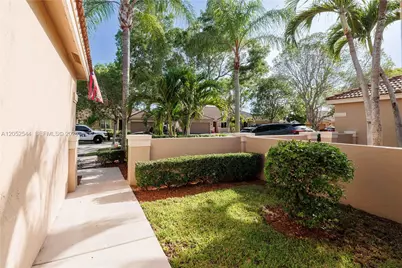 1879 Andromeda Ln, Weston, FL 33327 - Photo 32