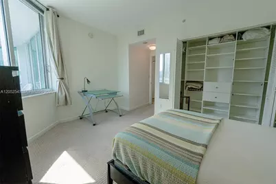 325 S Biscayne Blvd #2119, Miami, FL 33131 - Photo 12