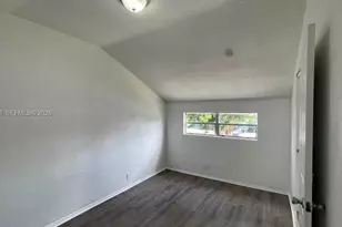 1012 NW 66th St, Miami, FL 33150 - Photo 16