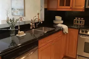 555 NE 15th St, Miami, FL 33132 - Photo 10