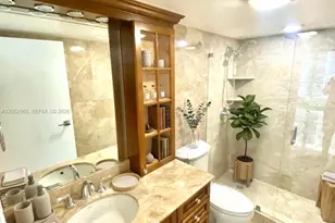 555 NE 15th St, Miami, FL 33132 - Photo 14